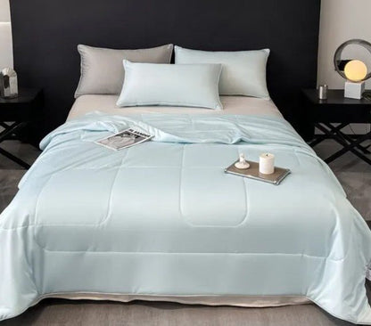 Summer Cloud Quilt | Cooling Summer Comforter with Feather Velvet Filling - TokyoHome