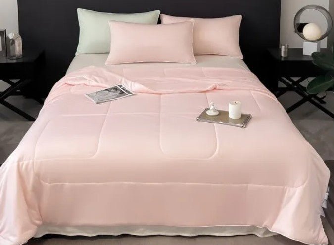 Summer Cloud Quilt | Cooling Summer Comforter with Feather Velvet Filling - TokyoHome
